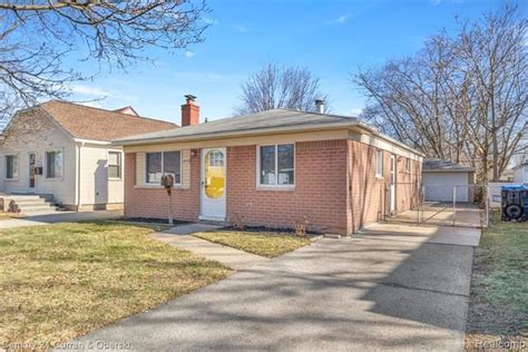 Dearborn Heights Homes for Sale 184,357; Redford Homes for. . Houses for rent dearborn heights